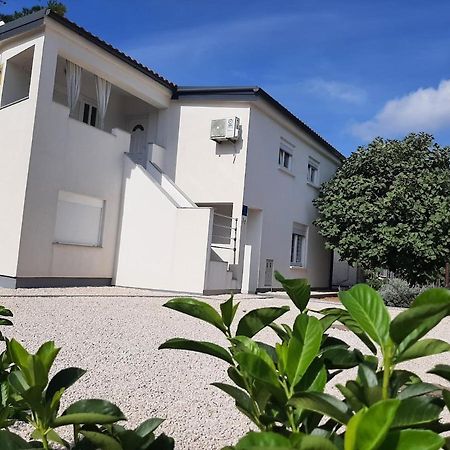 Apartman Bunaric Вир Екстериор снимка