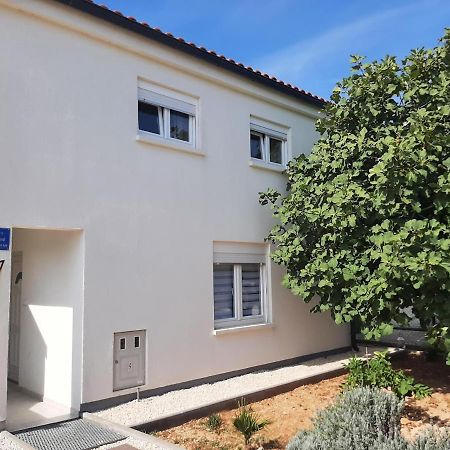 Apartman Bunaric Вир Екстериор снимка
